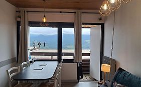Appartement duplex avec vue sur le Sancy et garage couvert